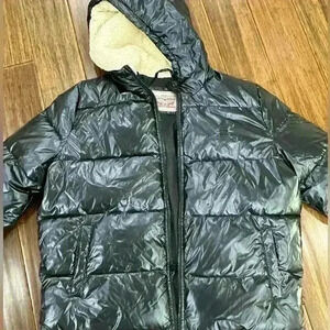 Levis Women’s XL Shinny Black Puffer Jacket Sherpa Lined Hooded Genuine Red Tab
